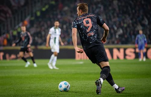 B. Monchengladbach x Bayern de Munique